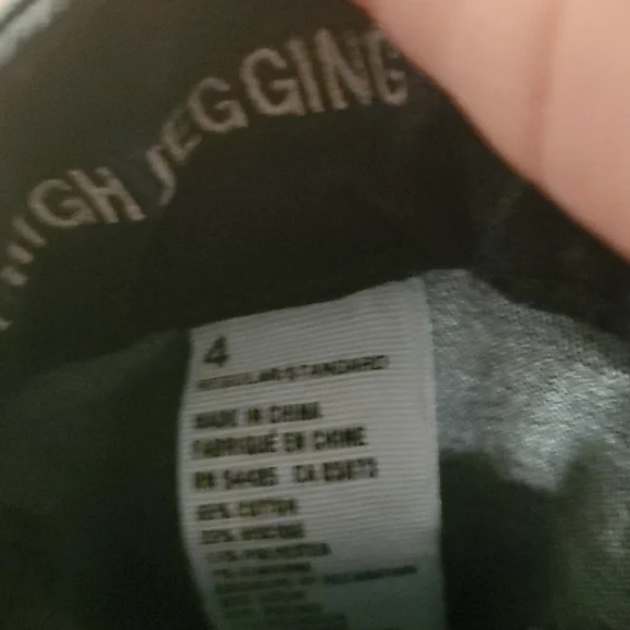 American Eagle sky high jegging shorts. - Picture 5 of 6